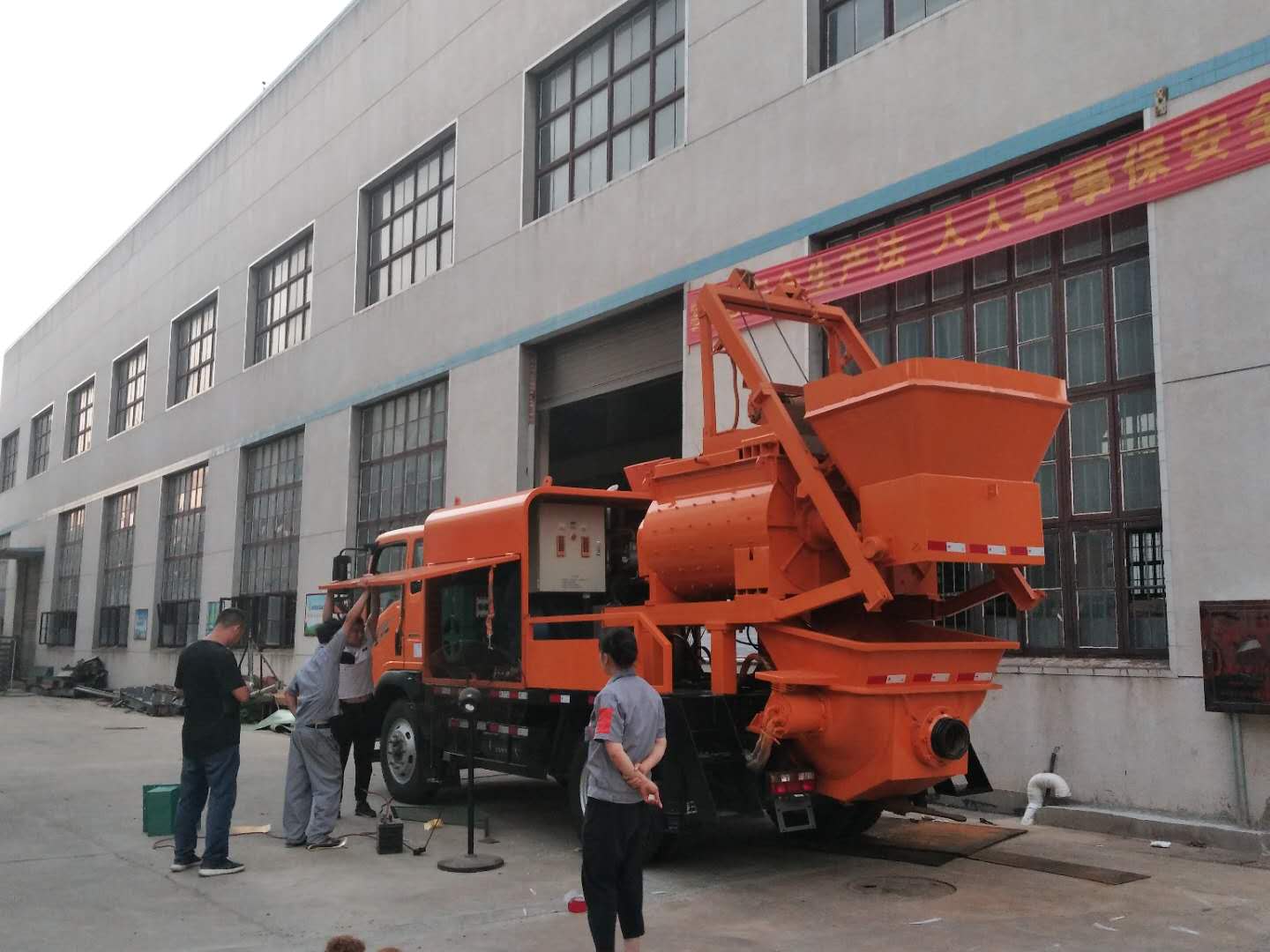 鄭州混凝土泵車價(jià)格 鄭州混凝土泵車價(jià)格
